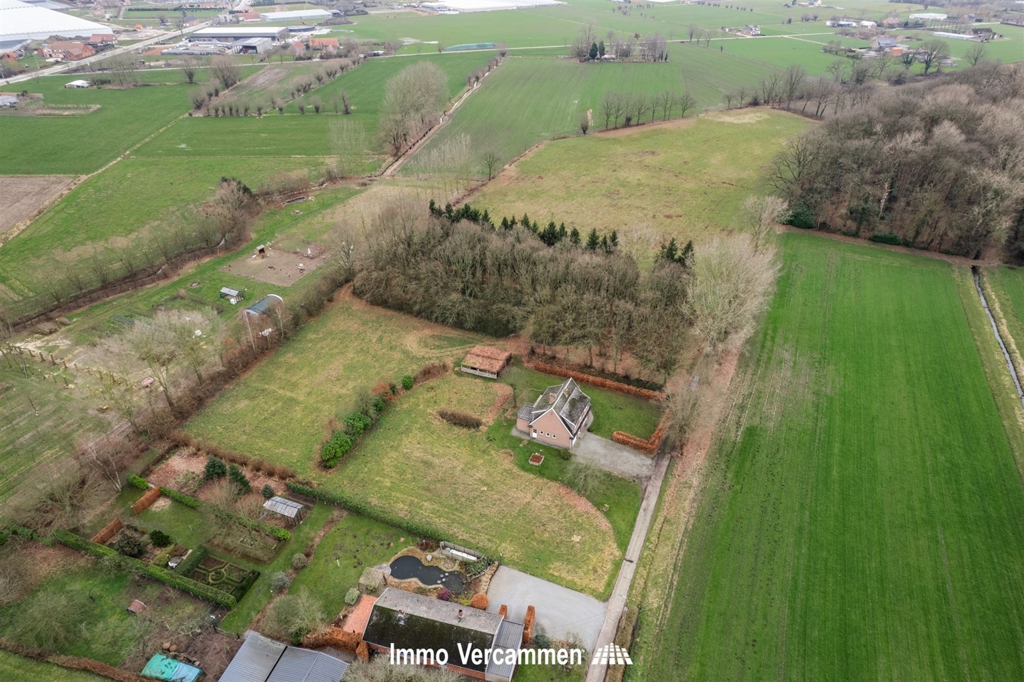 Landelijke woning, idyllisch gelegen op 3ha 59a 15ca te Koningshooikt