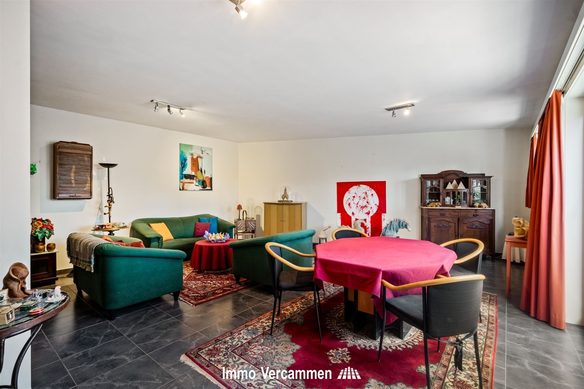 Lichtrijk 2-slaapkamerappartement met balkon, kelder en fietsenstalling in Lier