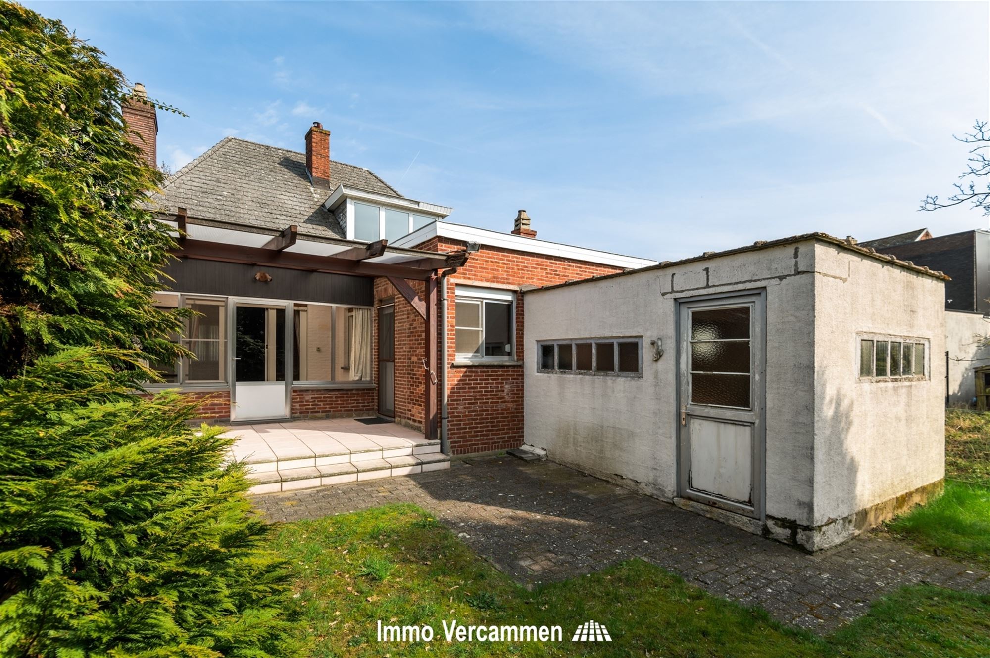 Te renoveren gezinswoning, uiterst gunstig gelegen te Sint-Katelijne-Waver