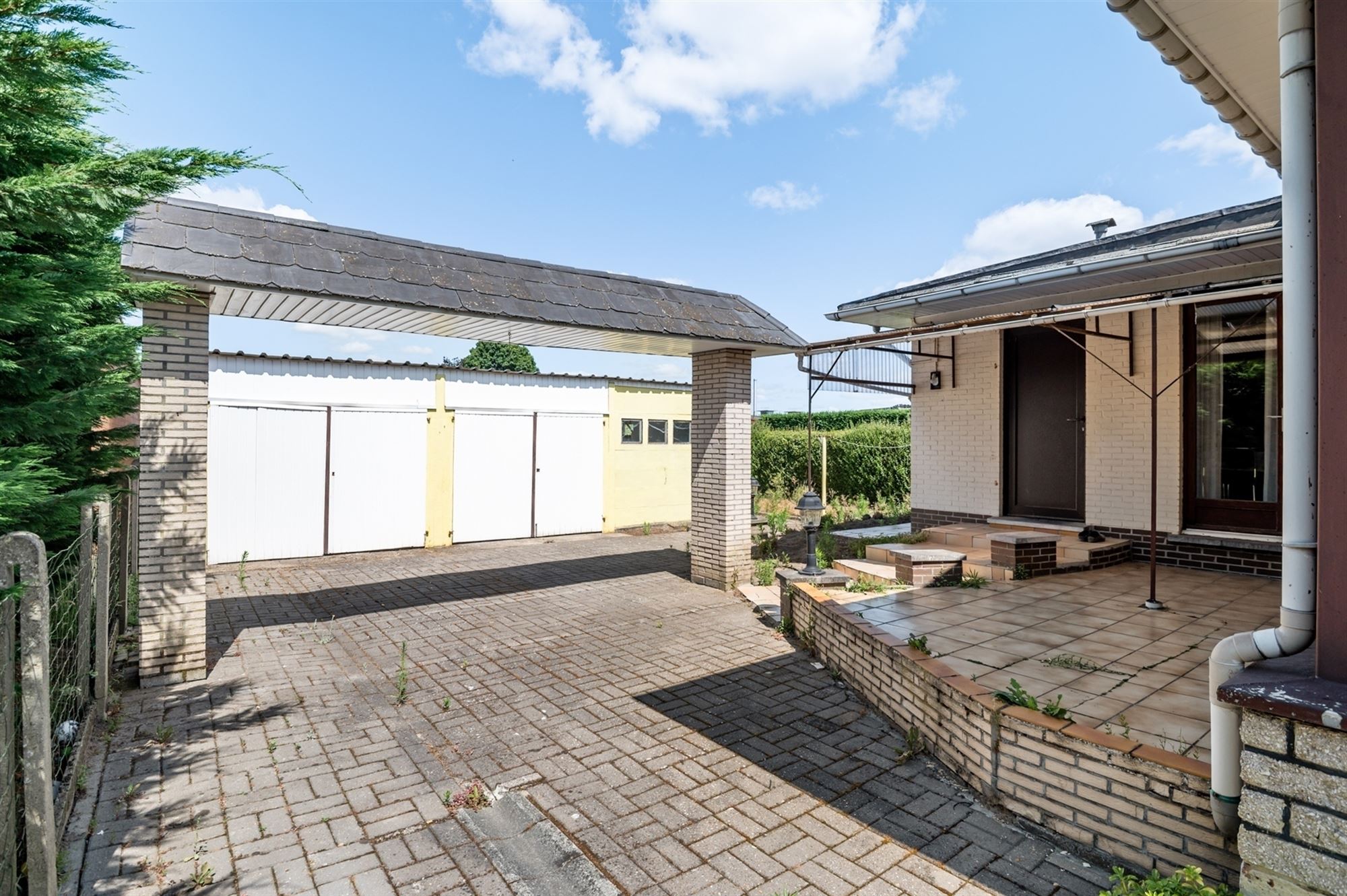 Grondig te moderniseren woning te Putte