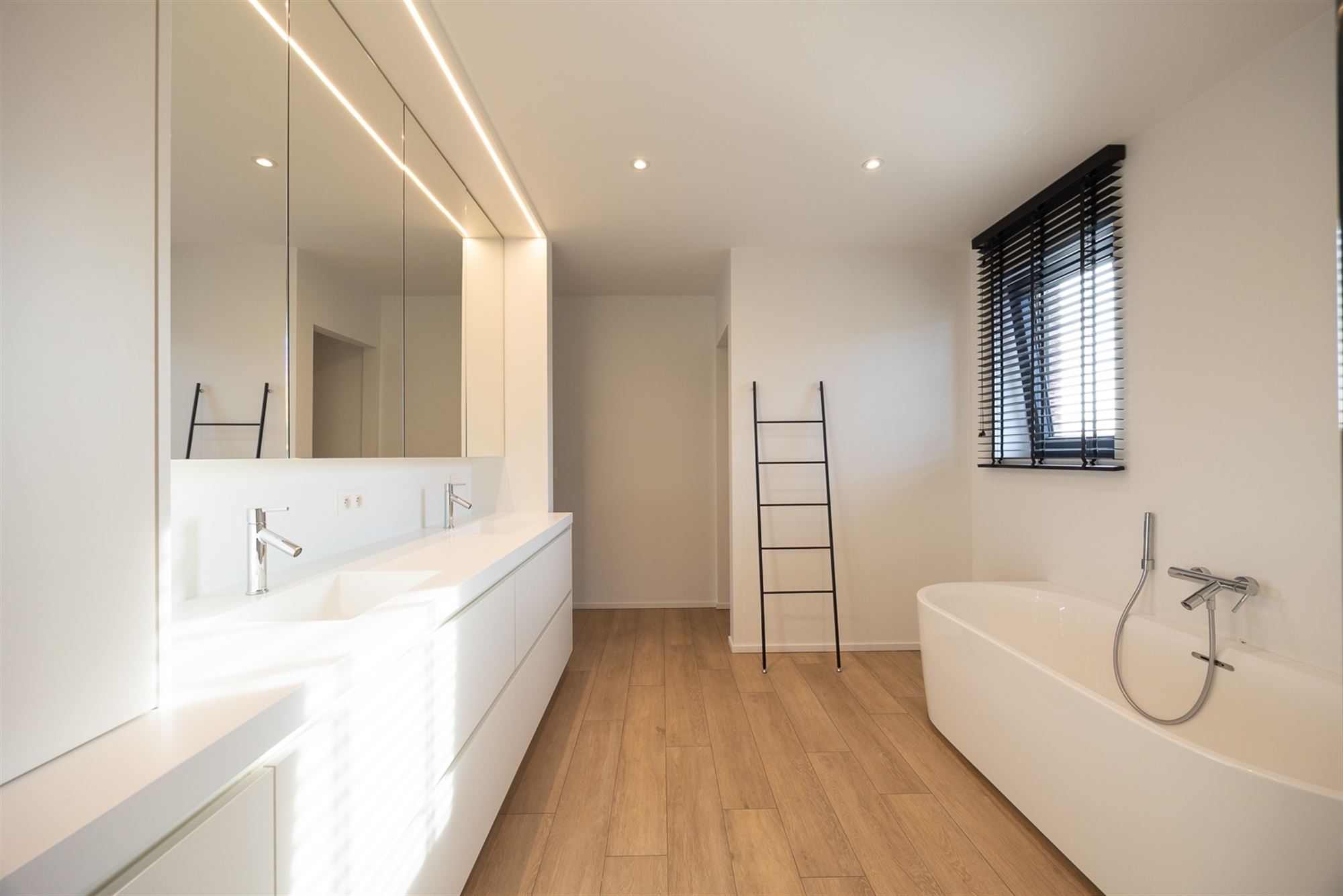 Moderne & energiezuinige gezinswoning te Onze-Lieve-Vrouw-Waver