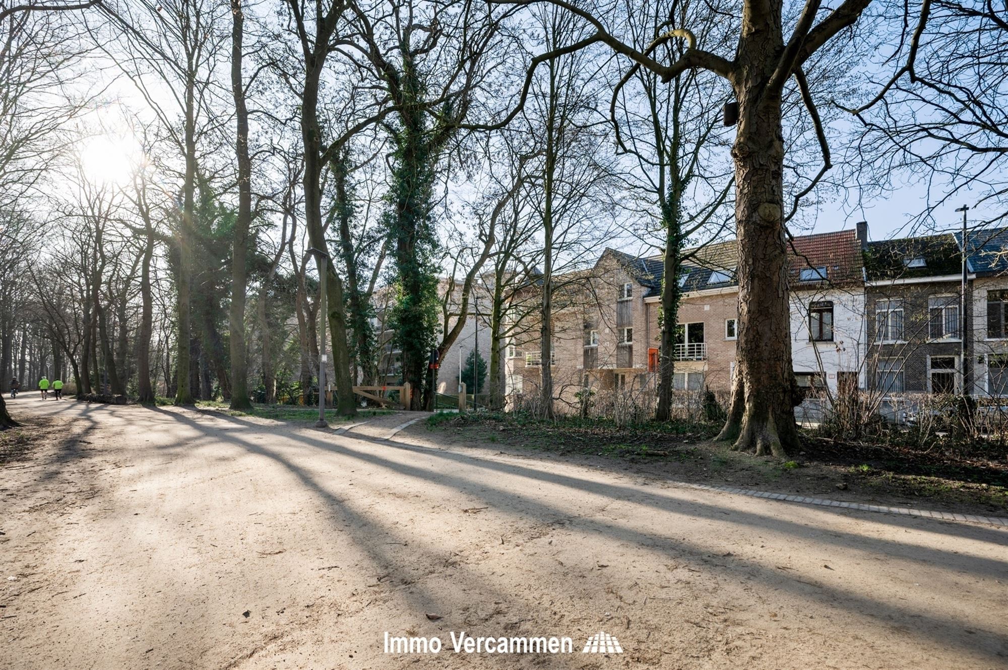 Lichtrijk 2-slaapkamerappartement met balkon, kelder en fietsenstalling in Lier