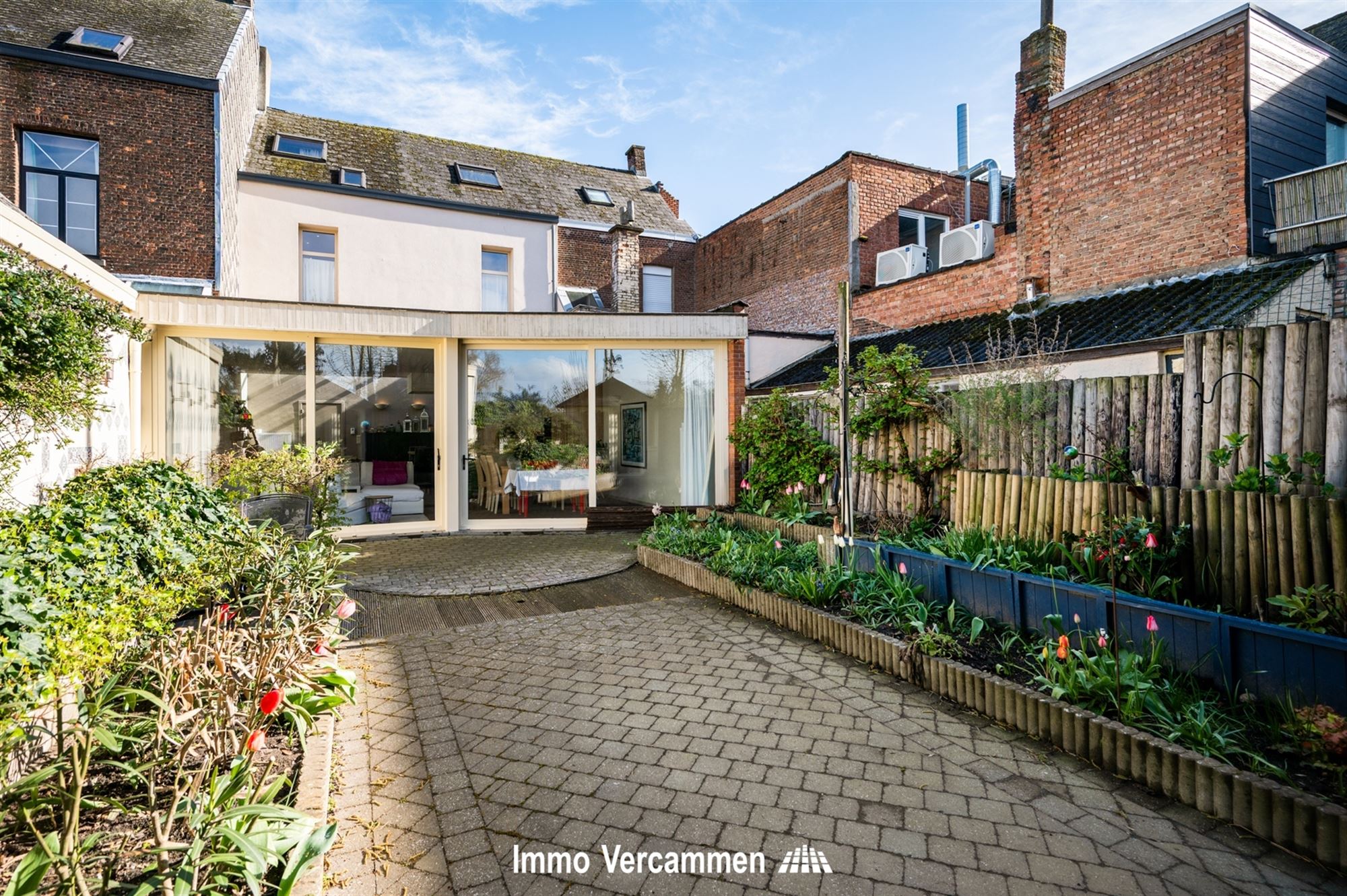 Verrassend ruime woning met 5 slpks te Duffel