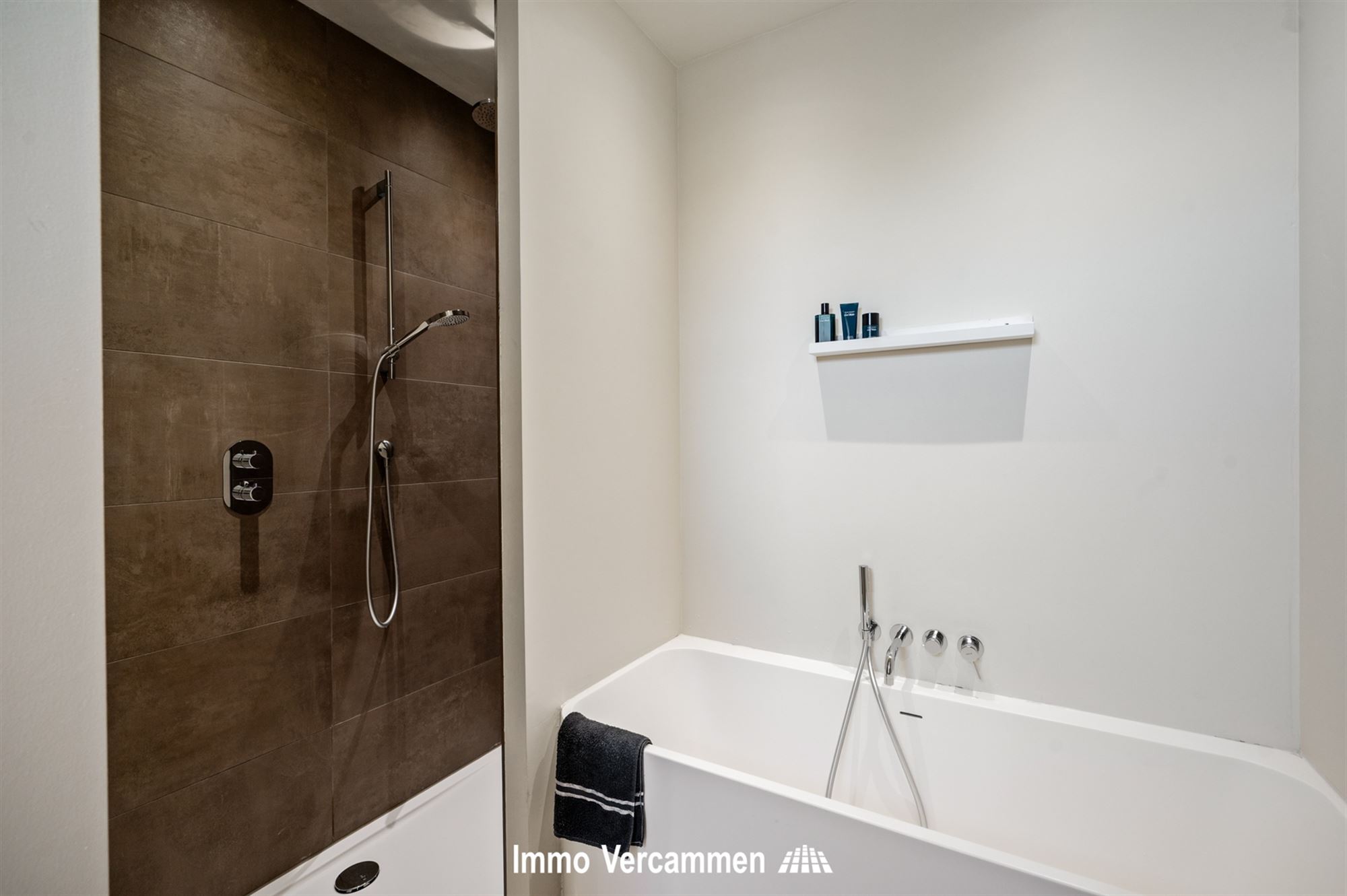 Verrassend ruime woning met 5 slpks te Duffel