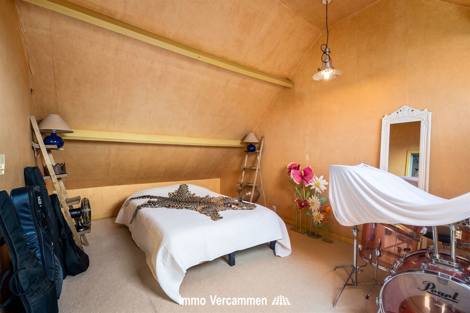 Verrassend ruime woning met 5 slpks te Duffel