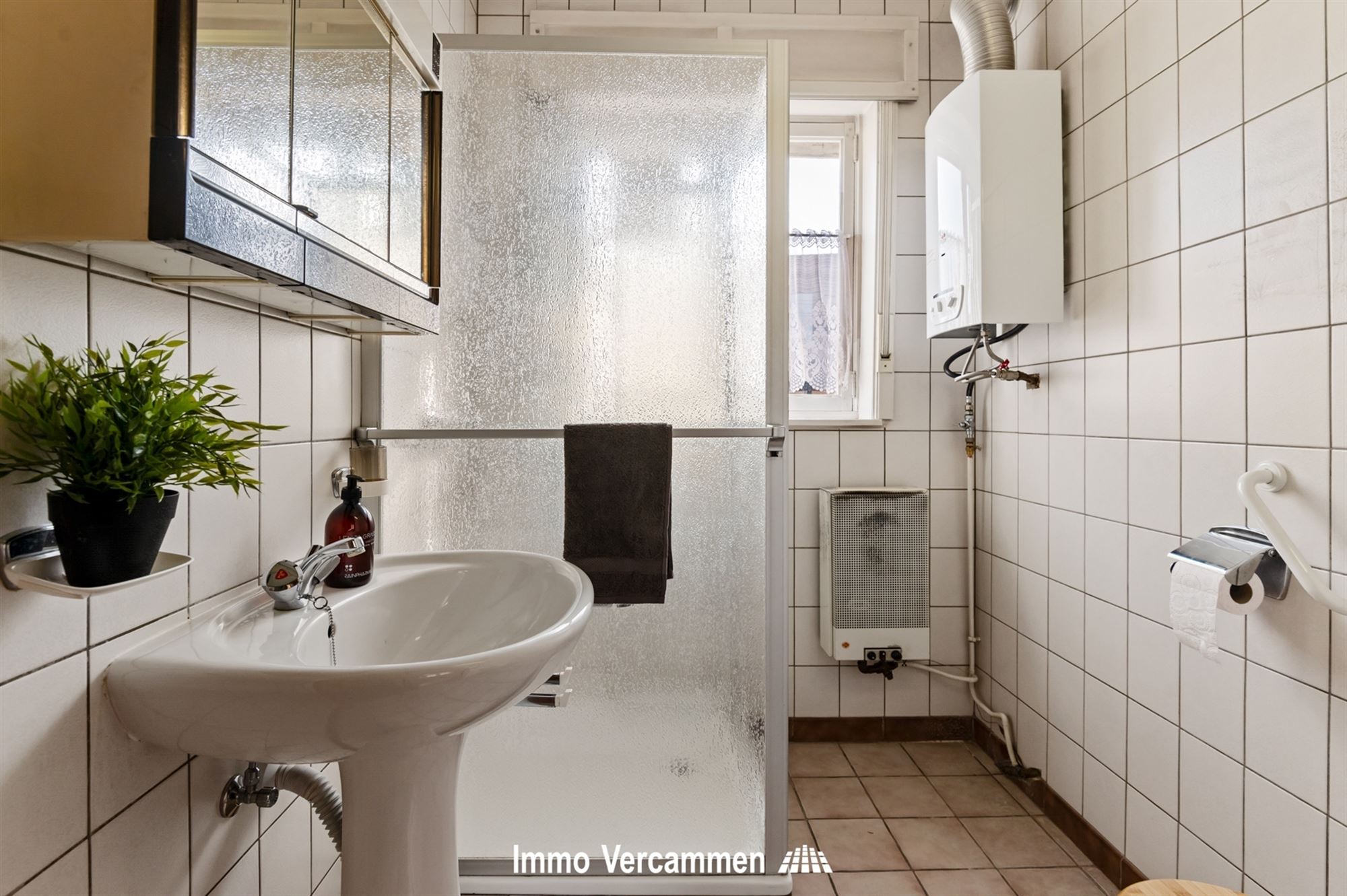 Te renoveren gezinswoning, uiterst gunstig gelegen te Sint-Katelijne-Waver