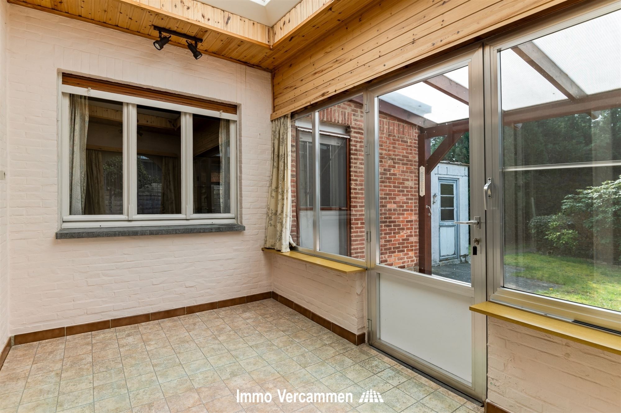 Te renoveren gezinswoning, uiterst gunstig gelegen te Sint-Katelijne-Waver