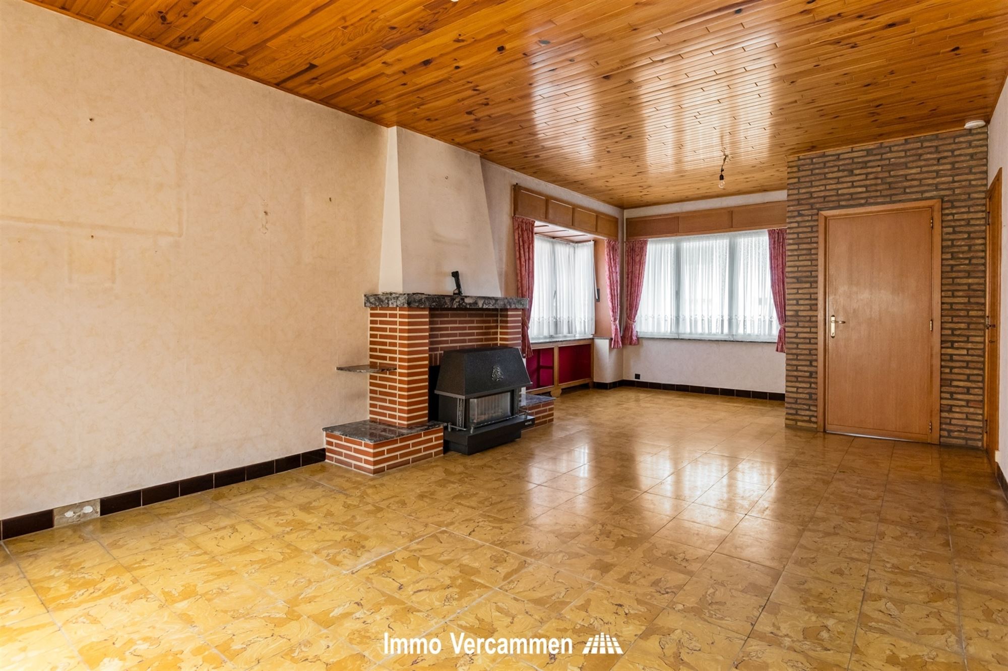 Te renoveren gezinswoning, uiterst gunstig gelegen te Sint-Katelijne-Waver