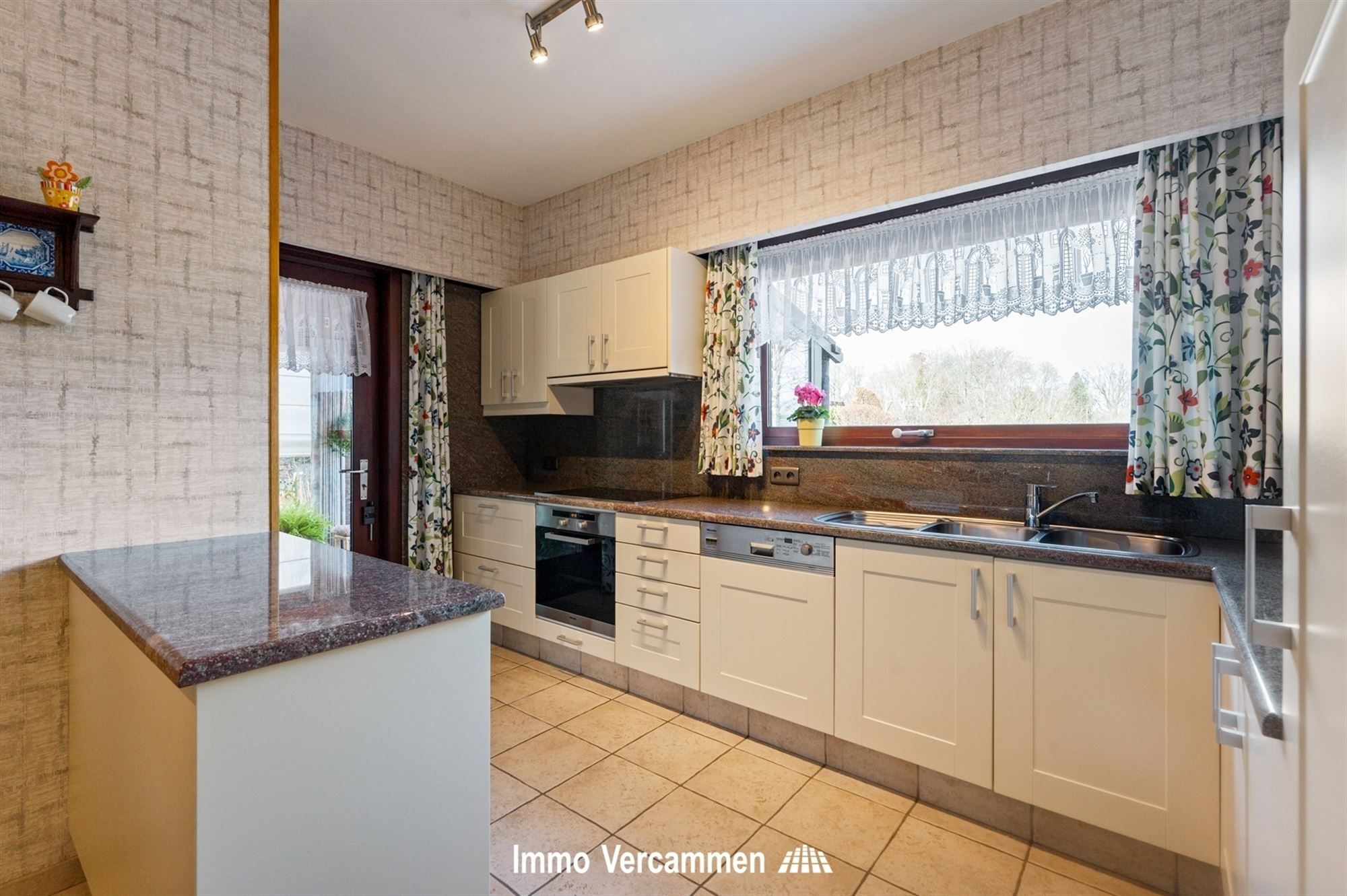 Standingvolle woning met 6 slaapkamers te Sint-Katelijne-Waver