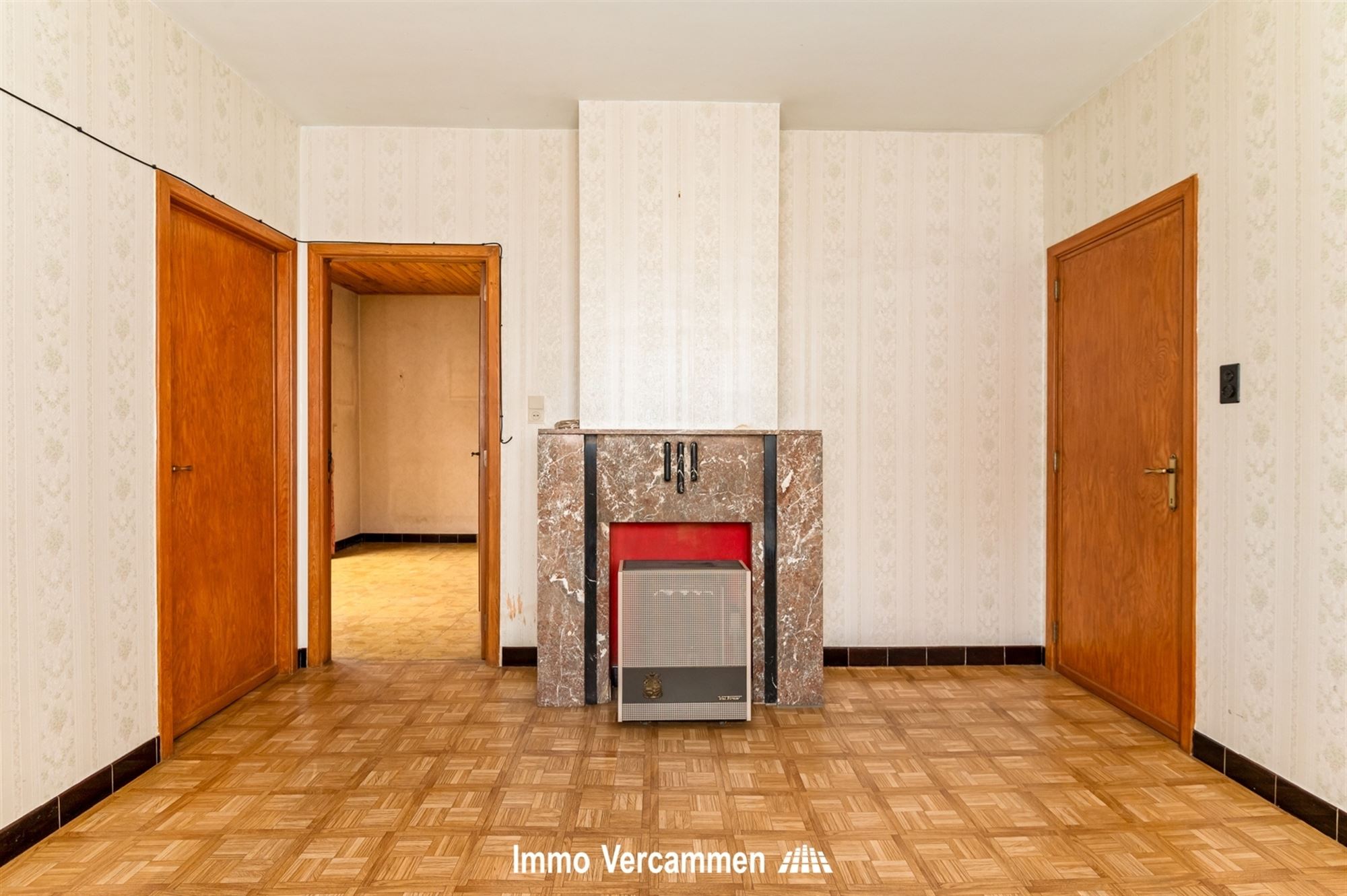 Te renoveren gezinswoning, uiterst gunstig gelegen te Sint-Katelijne-Waver