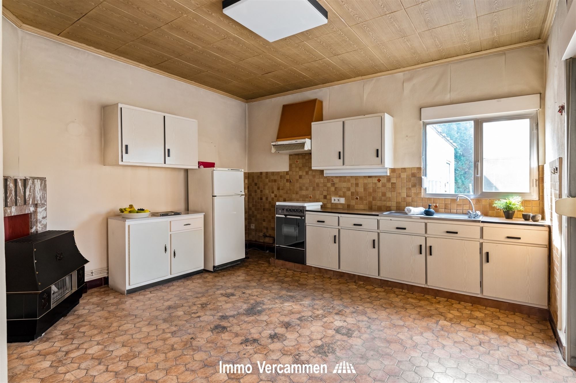 Te renoveren gezinswoning, uiterst gunstig gelegen te Sint-Katelijne-Waver