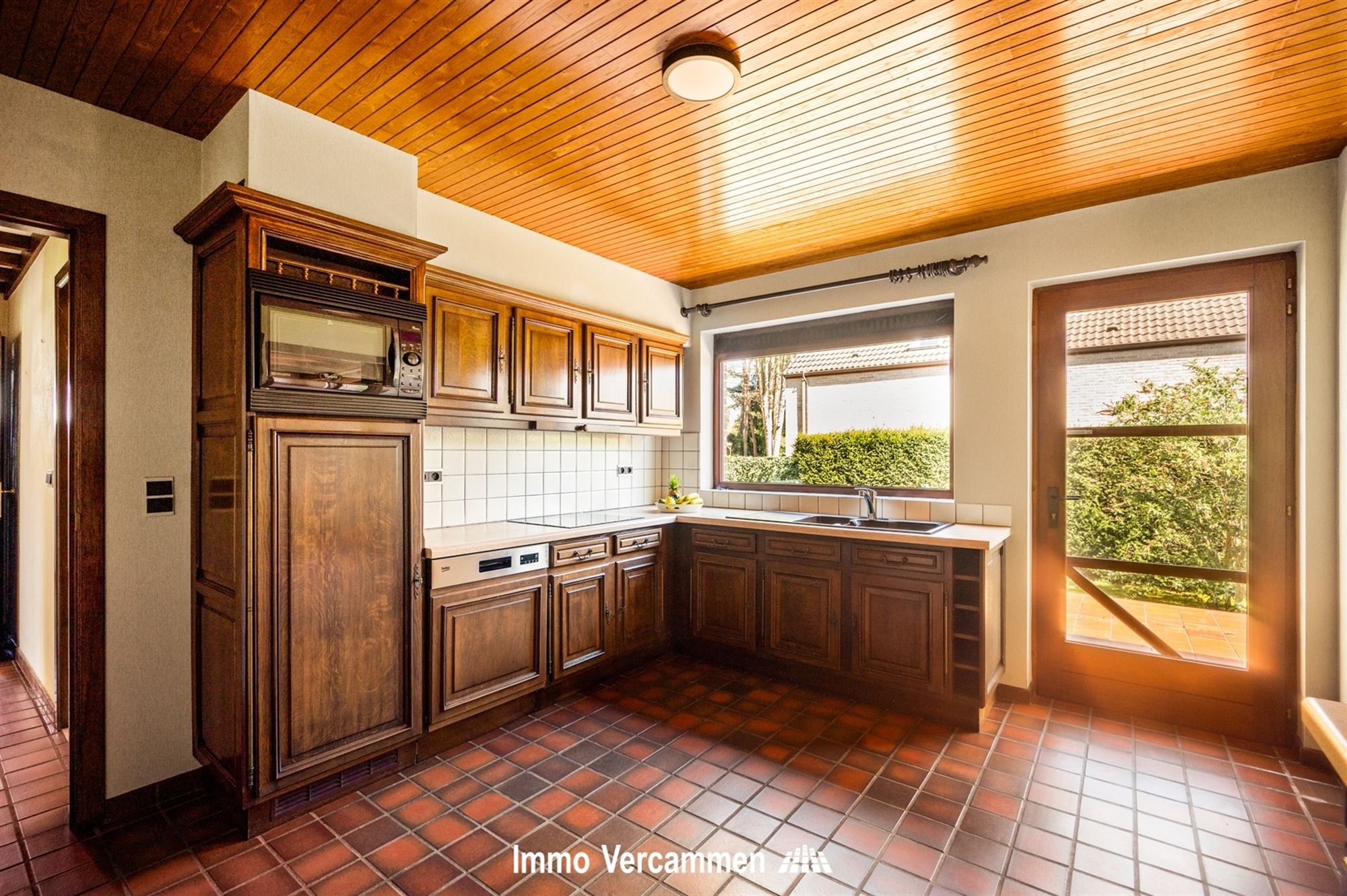 Goed onderhouden gelijkvloerse woning, gelegen op een residentiële en groene locatie te Bonheiden