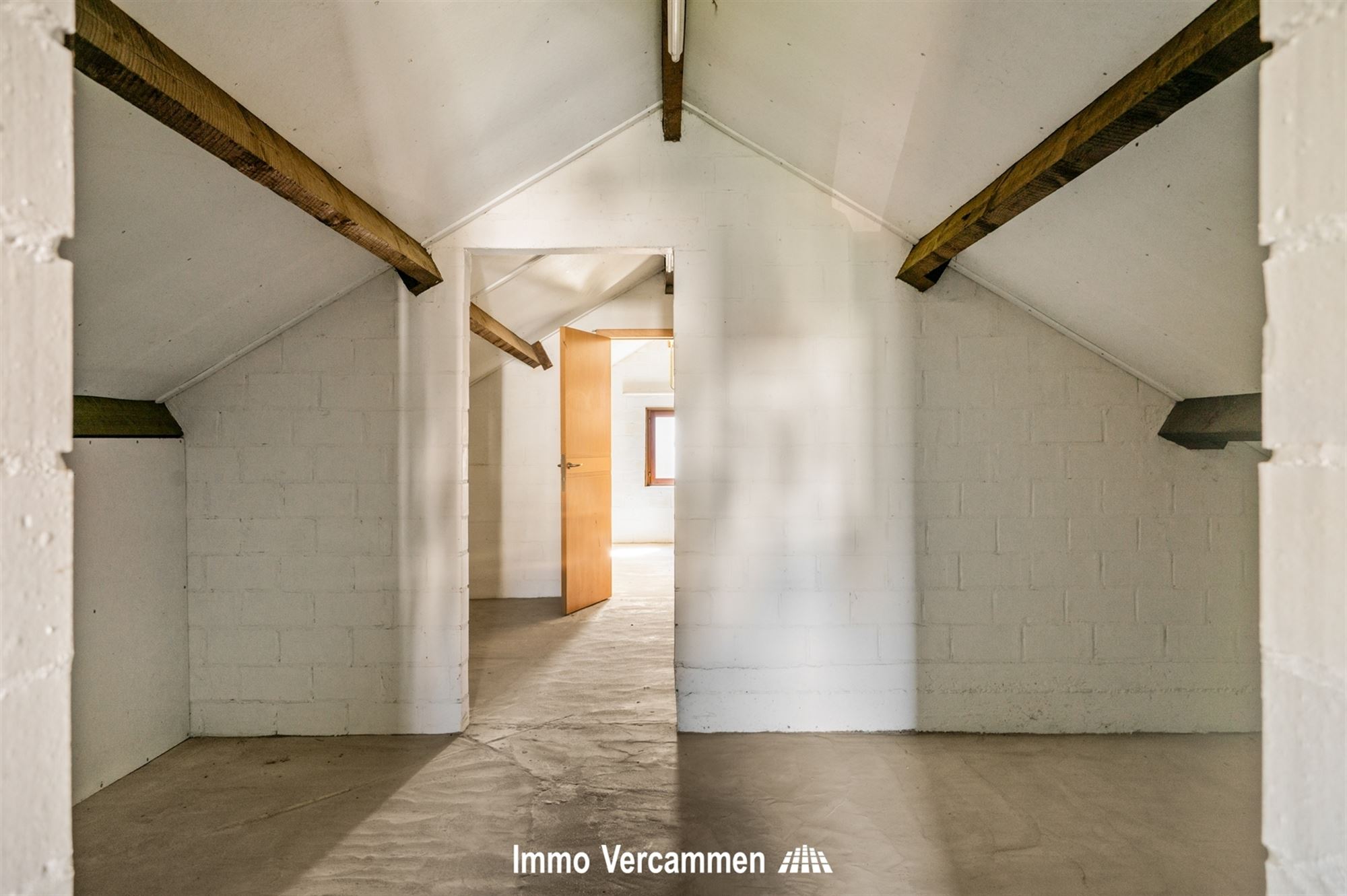 Goed onderhouden gelijkvloerse woning, gelegen op een residentiële en groene locatie te Bonheiden