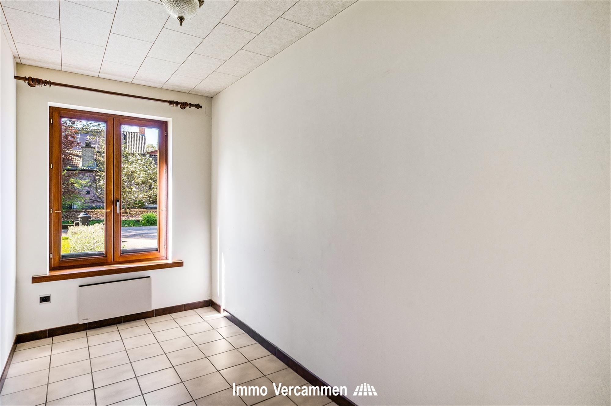 Goed onderhouden gelijkvloerse woning, gelegen op een residentiële en groene locatie te Bonheiden