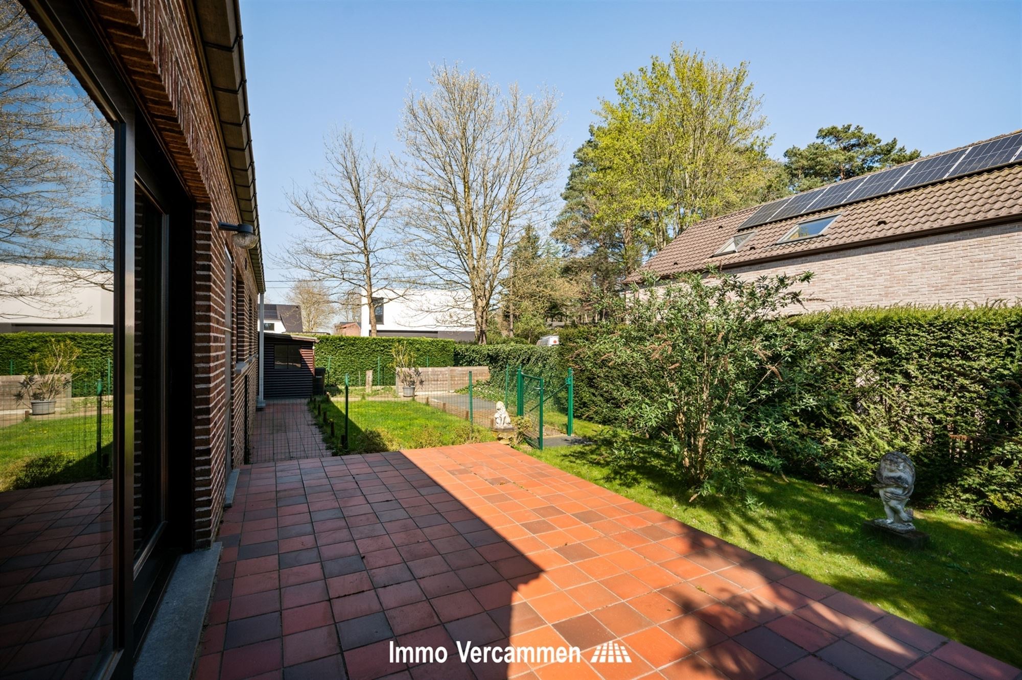 Goed onderhouden gelijkvloerse woning, gelegen op een residentiële en groene locatie te Bonheiden