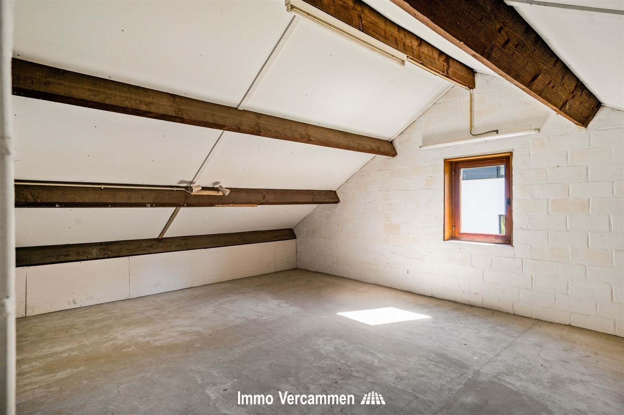 Goed onderhouden gelijkvloerse woning, gelegen op een residentiële en groene locatie te Bonheiden