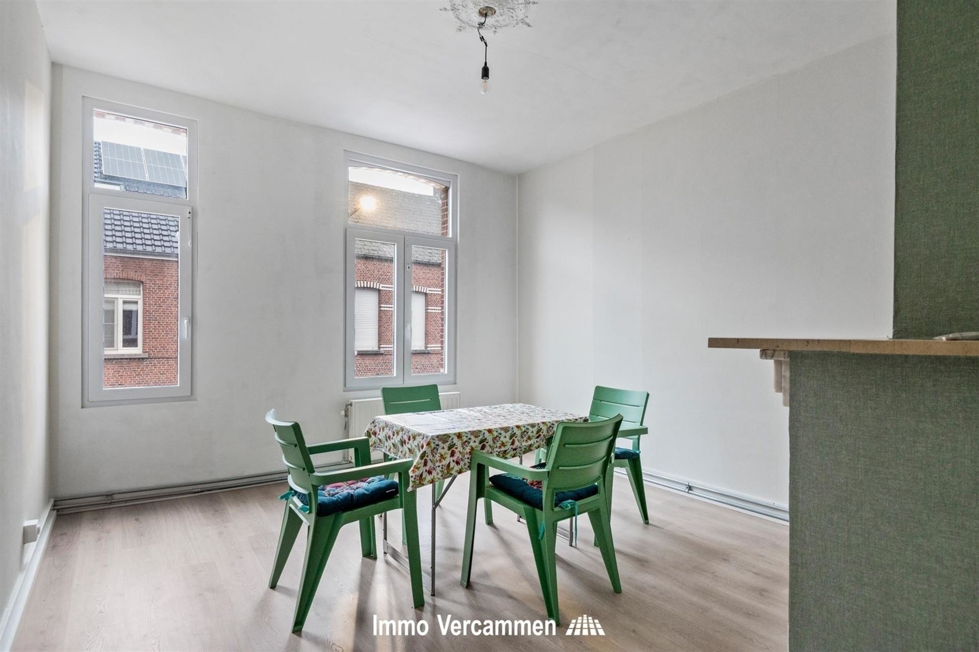 Gemoderniseerde woning met 4 slpks te Putte