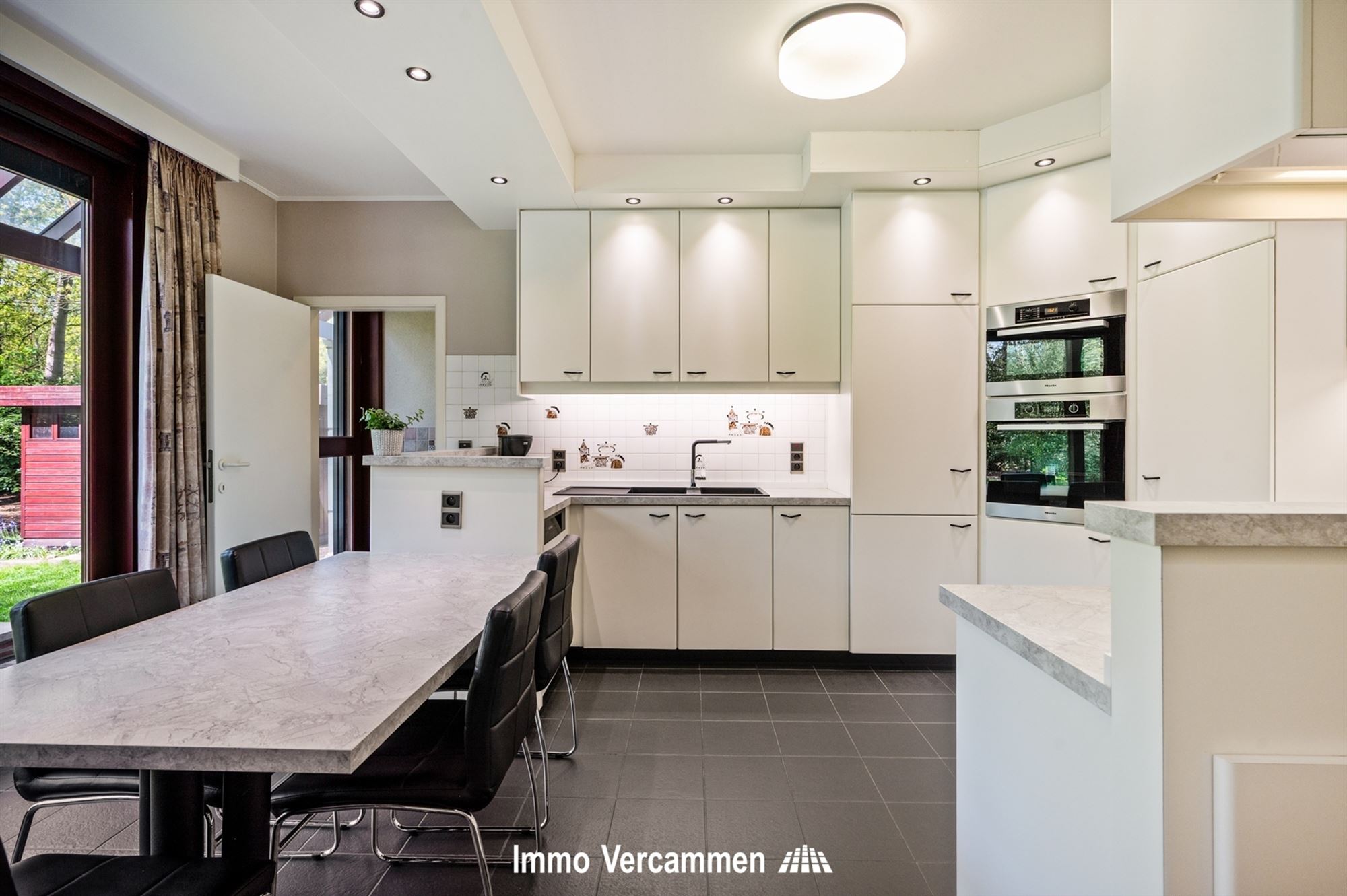 Statige villa nabij het golf- en meerdomein te Keerbergen