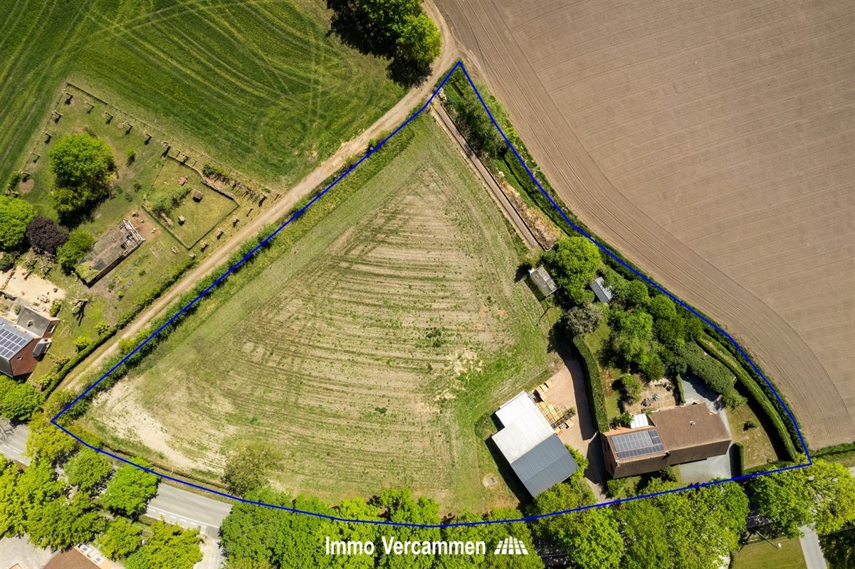 Karaktervolle, landelijke woning op 9319 m² te Onze-Lieve-Vrouw-Waver