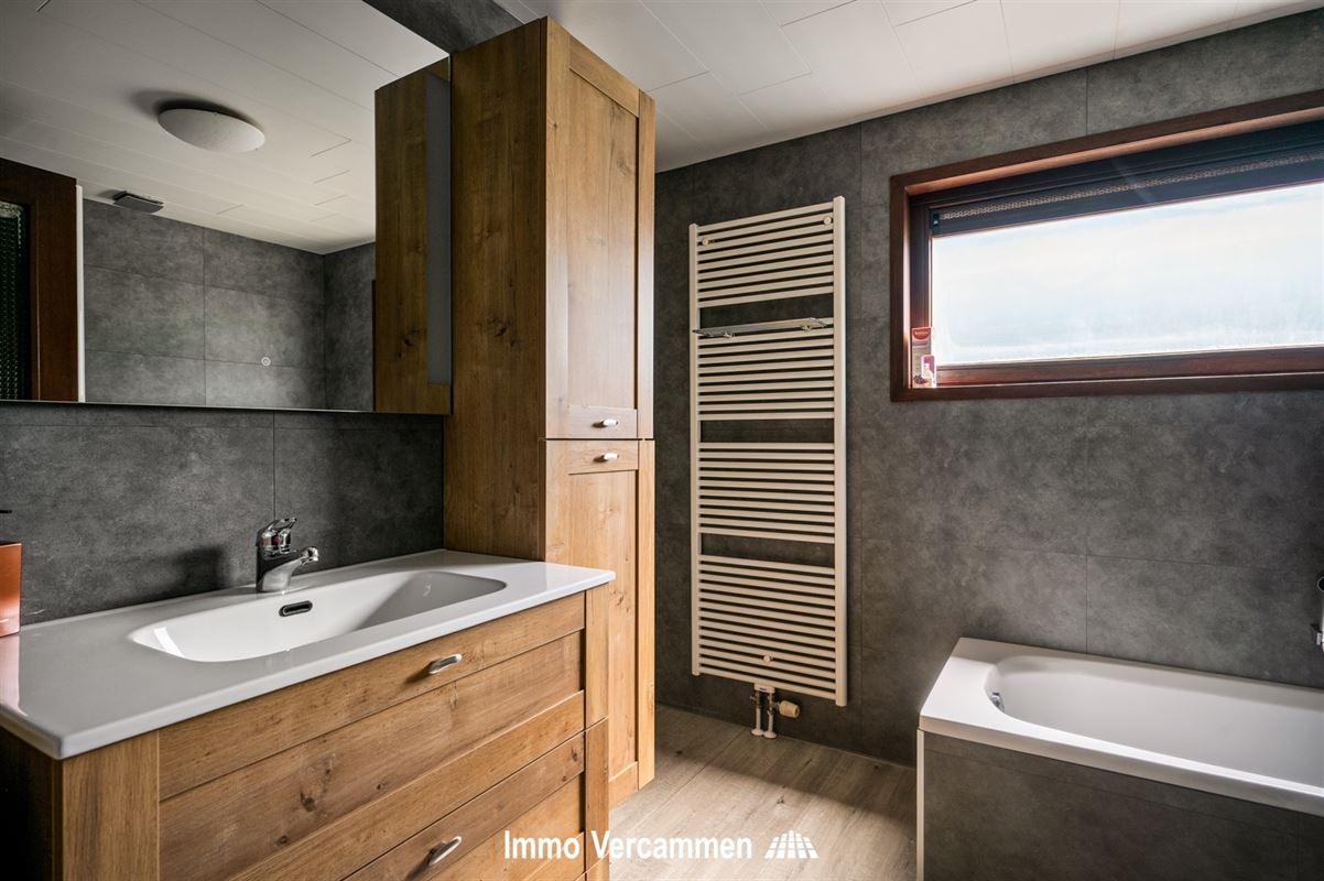 Karaktervolle, landelijke woning op 9319 m² te Onze-Lieve-Vrouw-Waver