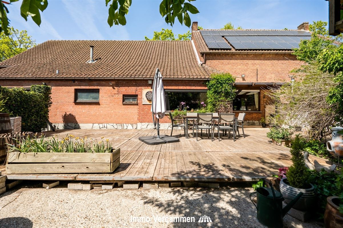 Karaktervolle, landelijke woning op 9319 m² te Onze-Lieve-Vrouw-Waver