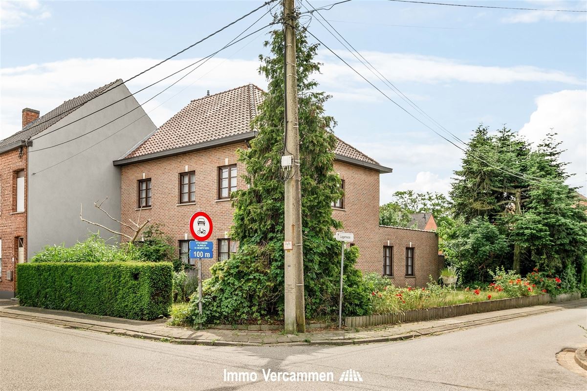 Solide gezinswoning met potentieel op een gunstige locatie te Sint-Katelijne-Waver