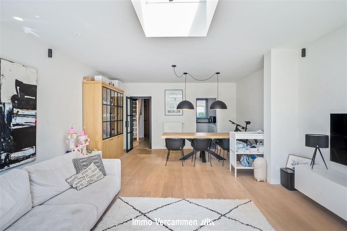 Knap afgewerkte woning, aan de vaart te Mechelen
