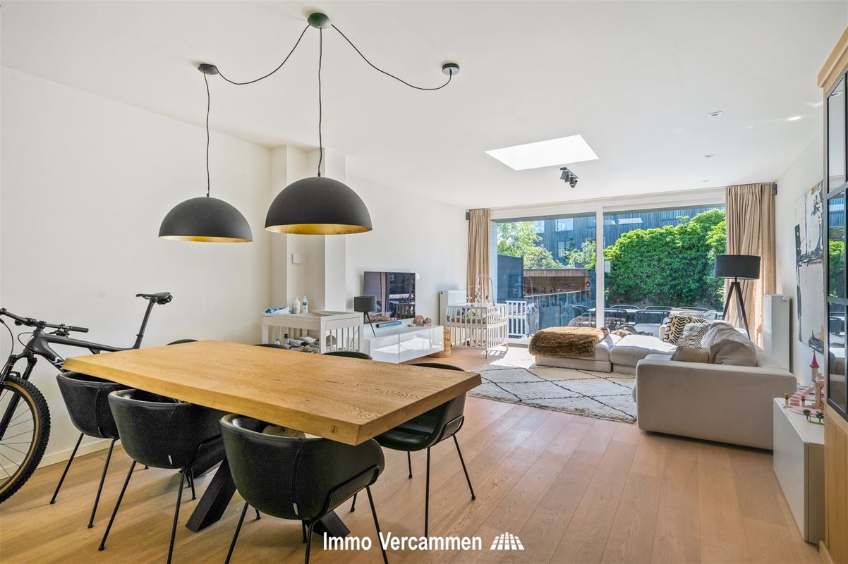 Knap afgewerkte woning, aan de vaart te Mechelen