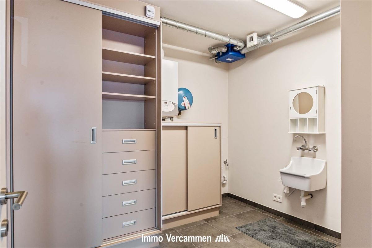 Verrassend ruim appartement met 3 SLPK te Putte