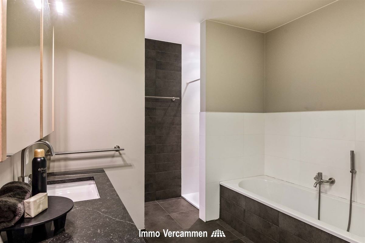 Verrassend ruim appartement met 3 SLPK te Putte