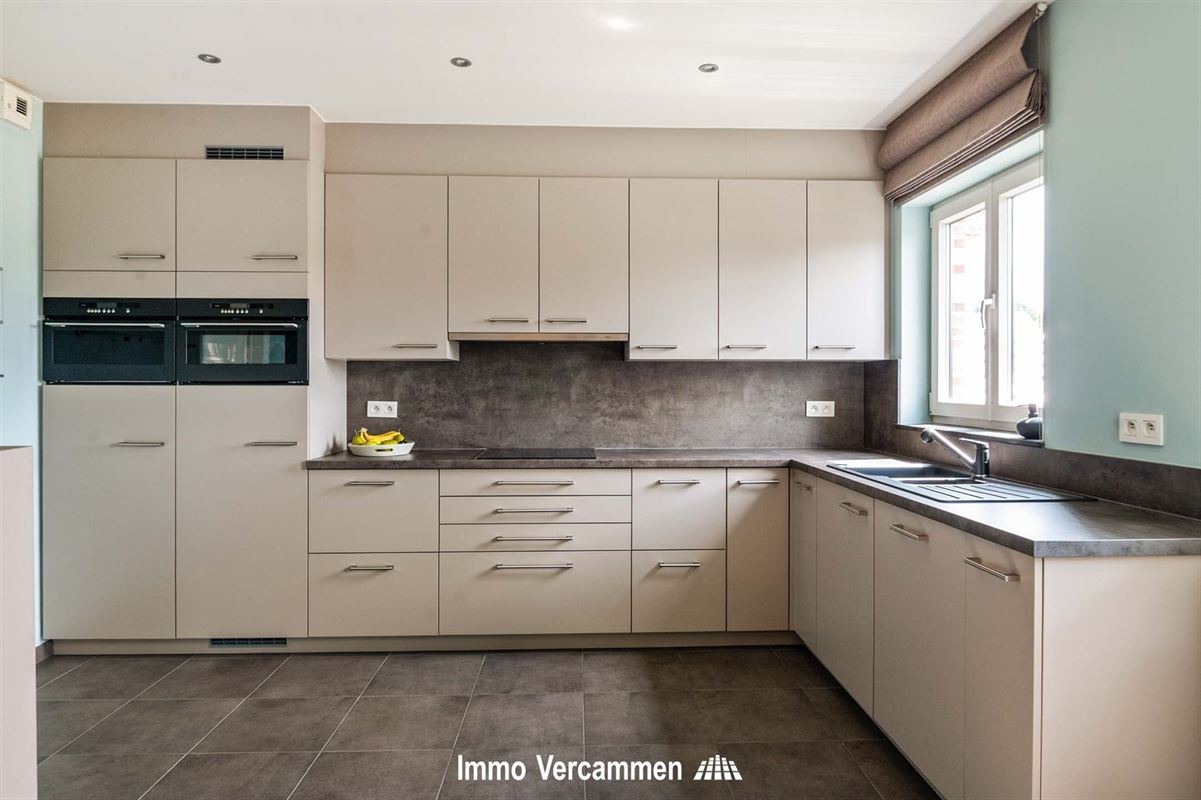 Verrassend ruim appartement met 3 SLPK te Putte
