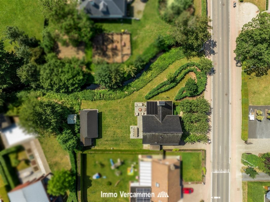 Elegante herenwoning met 4 slaapkamers, ruime zolder en zonnige tuin in Koningshooikt