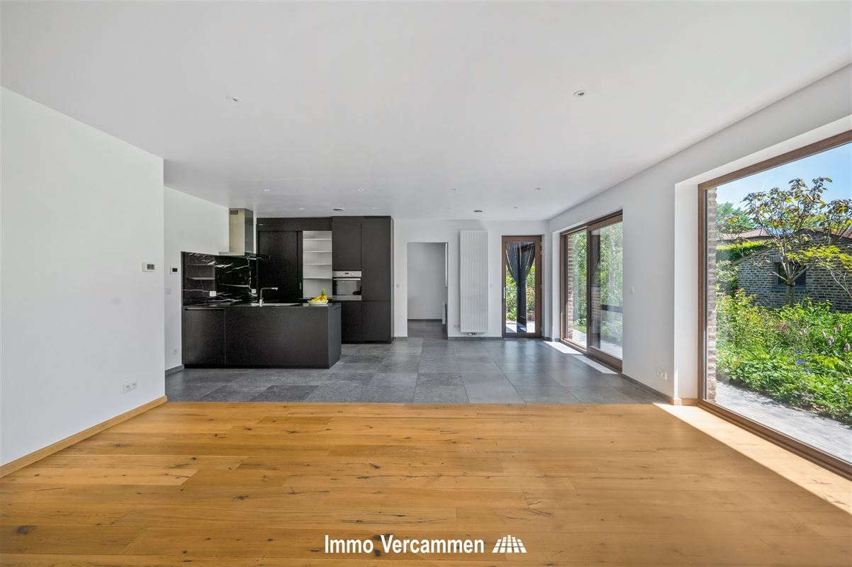 Recente, vrijstaande woning gelegen in een doodlopende straat te Rijmenam