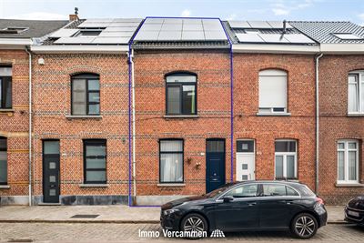 Deels gemoderniseerde woning te Duffel-West