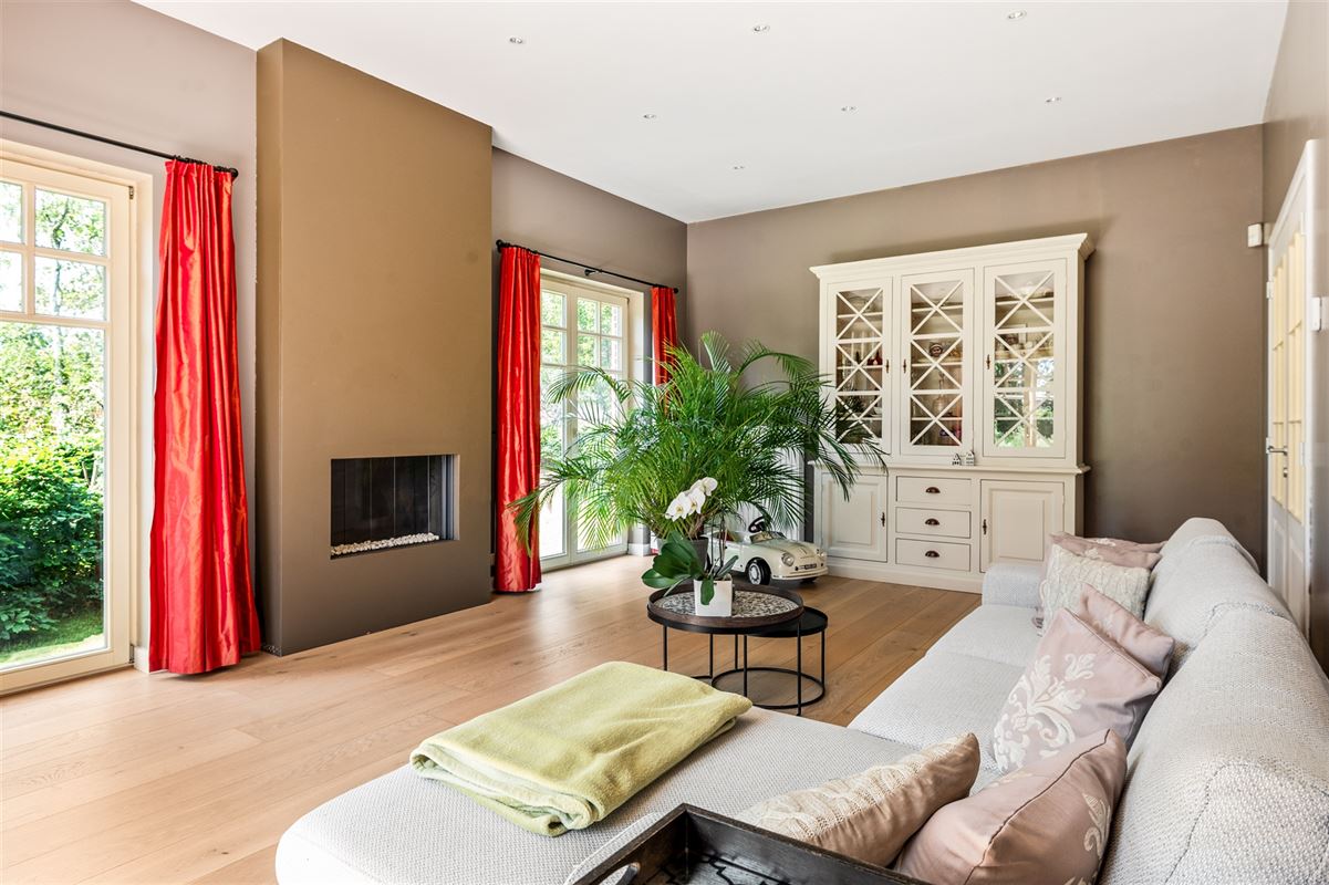 Elegante herenwoning met 4 slaapkamers, ruime zolder en zonnige tuin in Koningshooikt