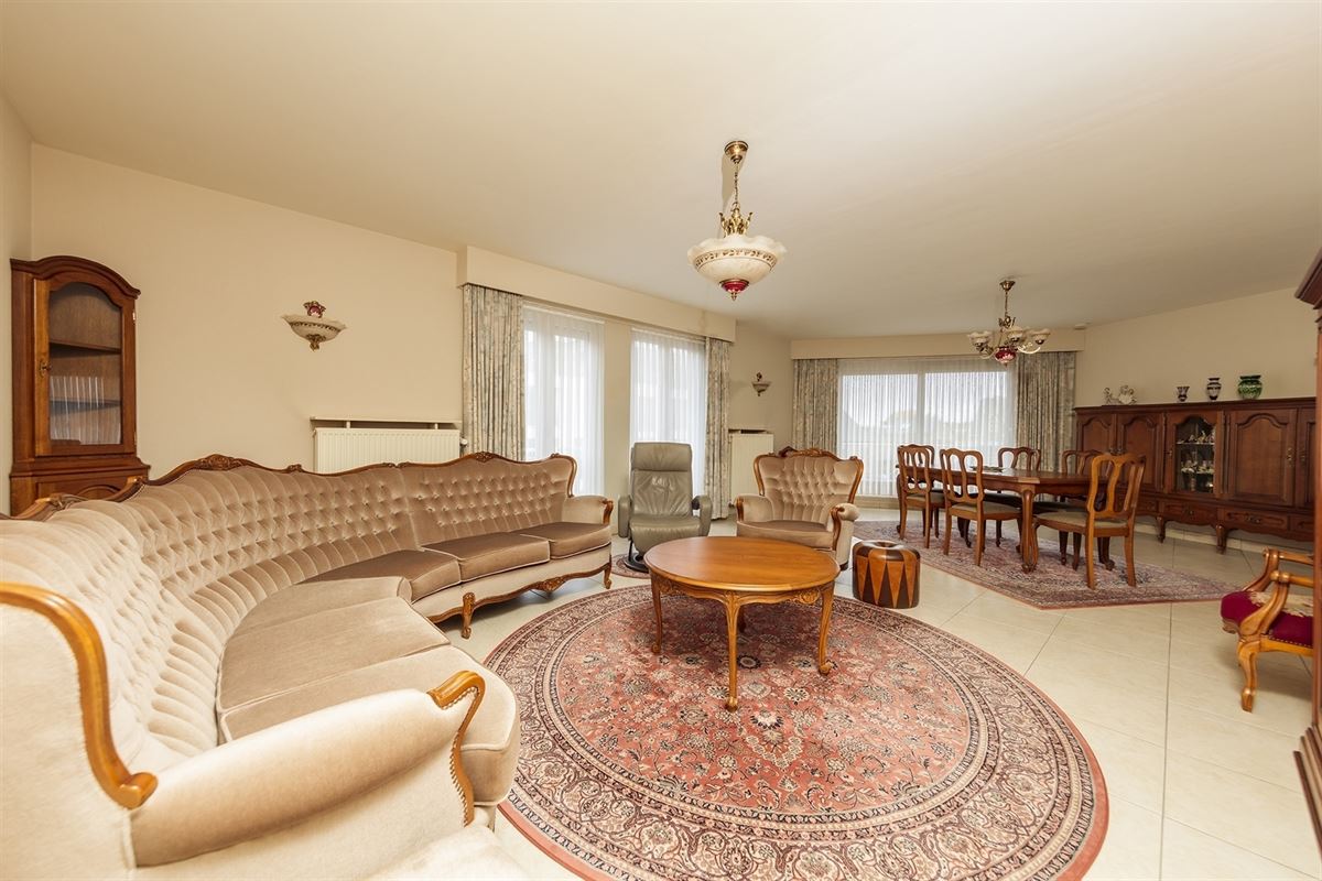 Ruim appartement, pal in het centrum van Bonheiden