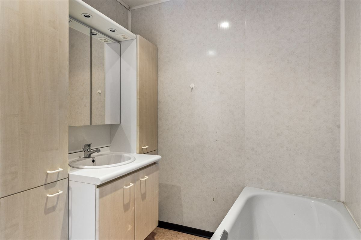 Verrassend ruime, te moderniseren gezinwoning te Onze-Lieve-Vrouw-Waver