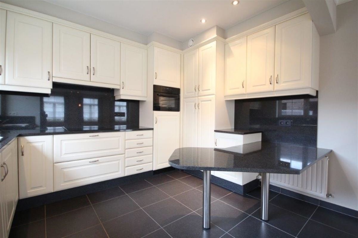 Verrassend ruim gelijkvloers appartement te Putte