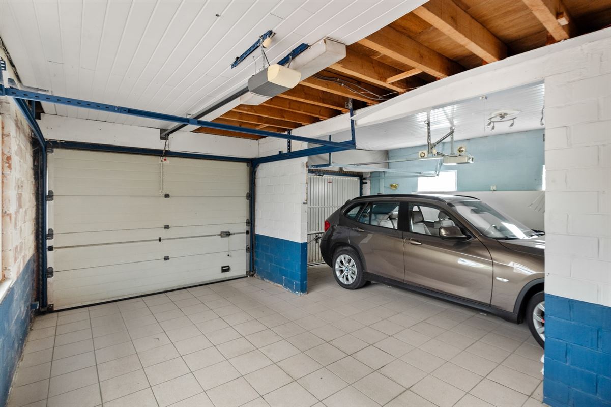 Verrassend ruime halfopen woning met 3 SLPK en bureel te Sint-Katelijne-Waver