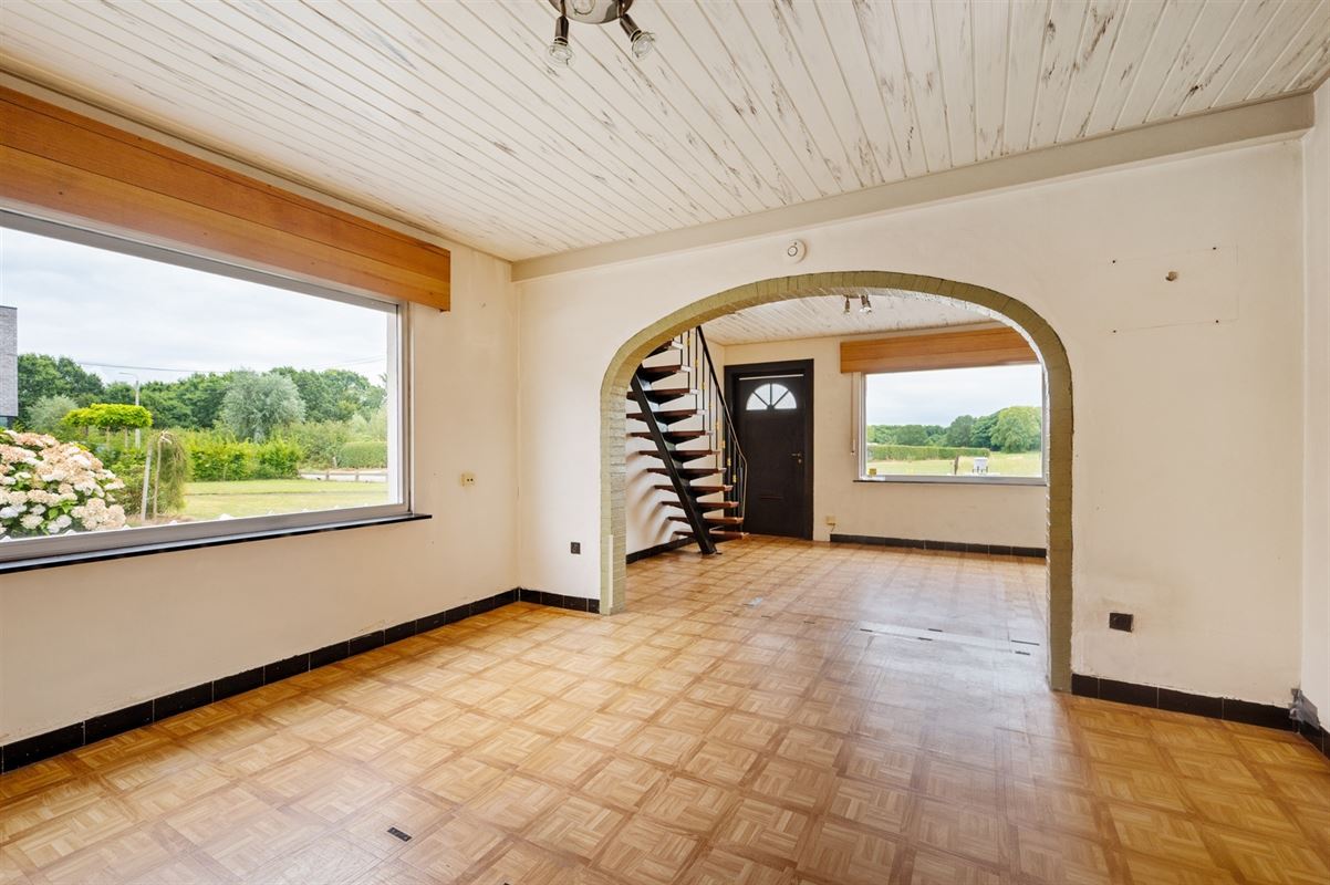 Bescheiden, grondig te moderniseren woning te Onze-Lieve-Vrouw-Waver