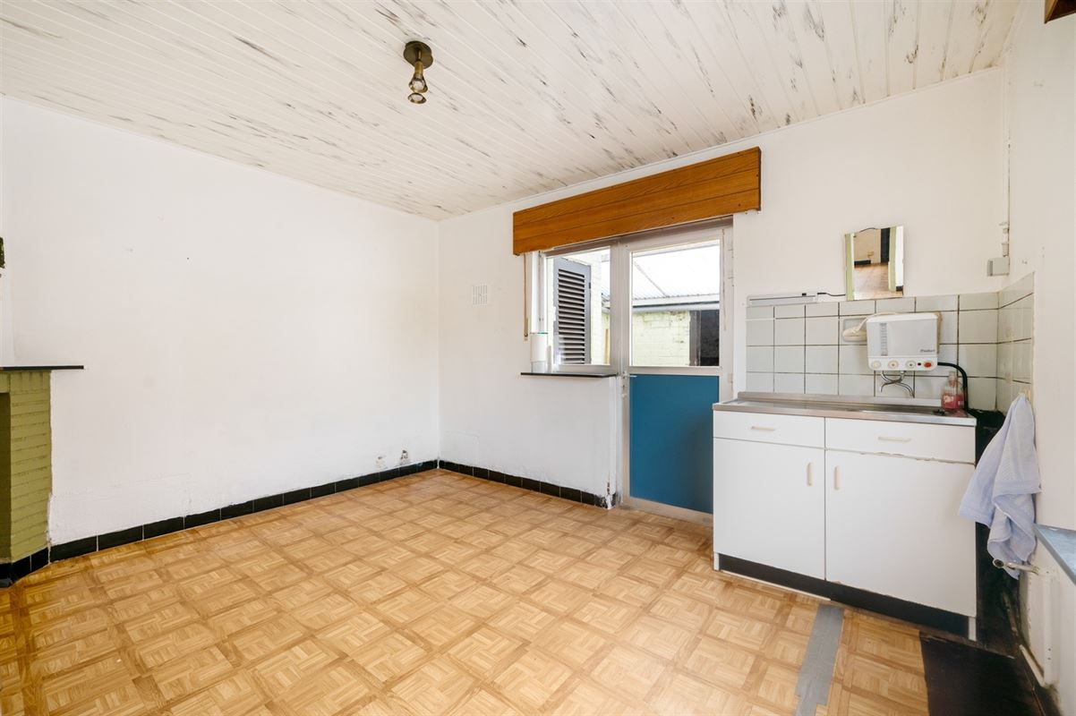 Bescheiden, grondig te moderniseren woning te Onze-Lieve-Vrouw-Waver
