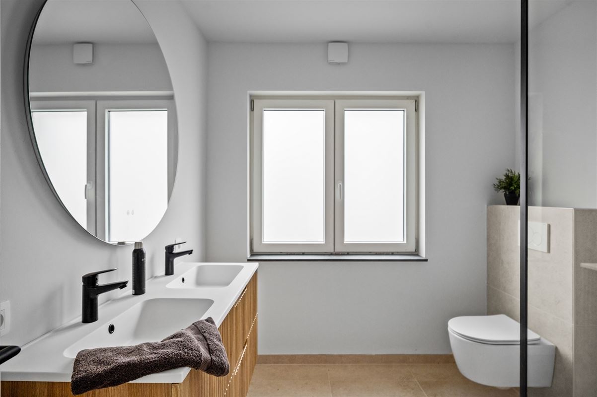 Recent gemoderniseerde, instapklare woning te Putte