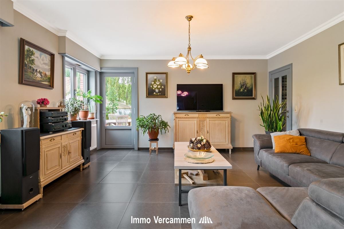 Verrassend ruime gezinswoning op een ware A-locatie te Putte