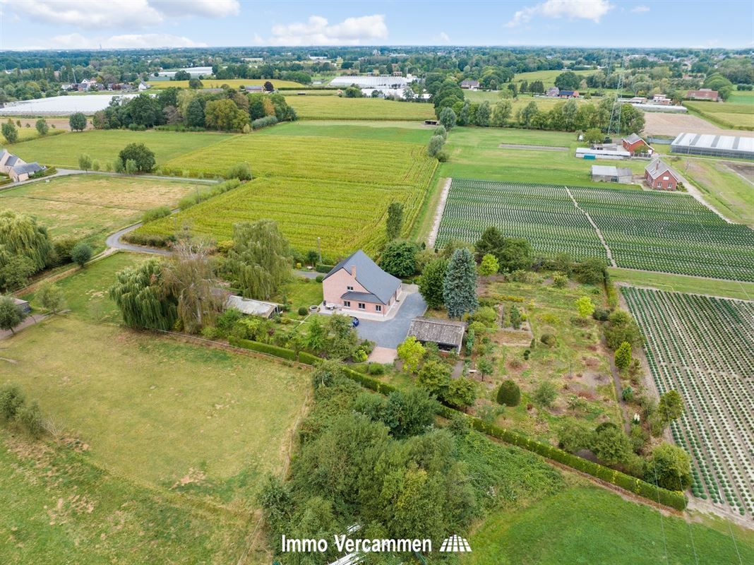 Verrassend ruime gezinswoning op een ware A-locatie te Putte