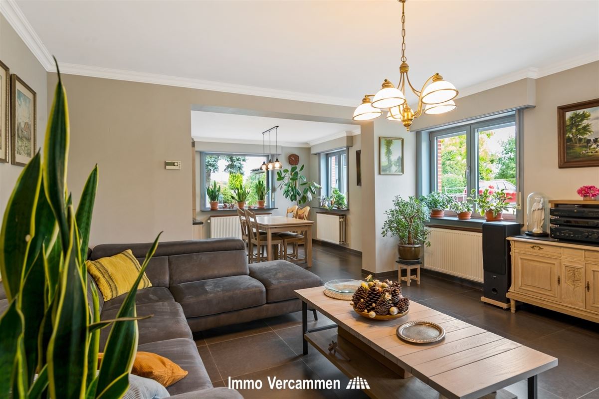 Verrassend ruime gezinswoning op een ware A-locatie te Putte