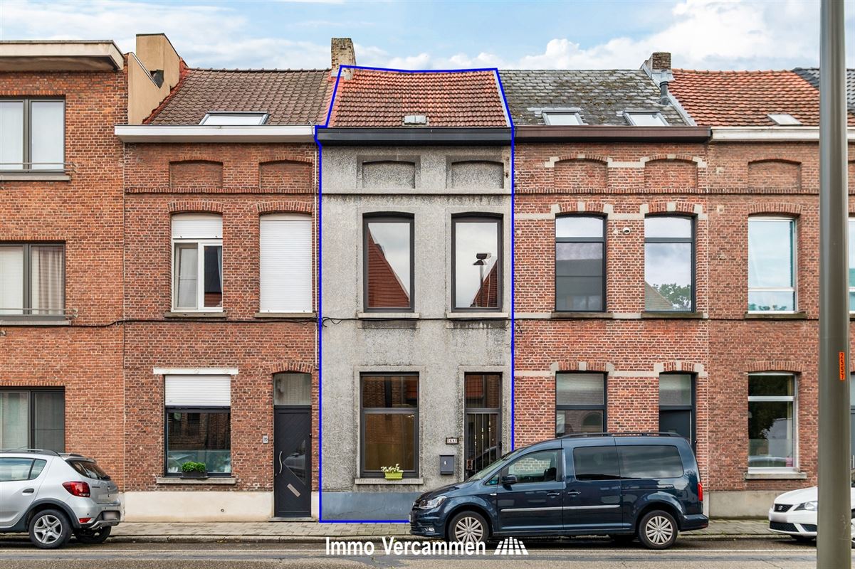 Te moderniseren woning met garage te Mechelen