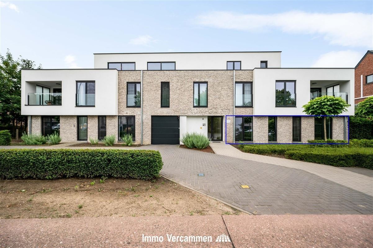 Gelijkvloers appartement met terras en autostaanplaats te Bonheiden
