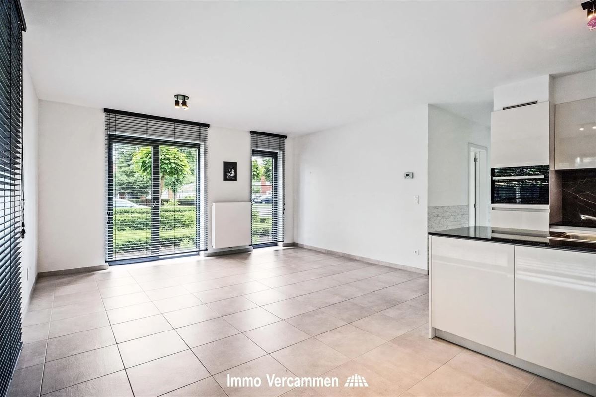 Gelijkvloers appartement met terras en autostaanplaats te Bonheiden