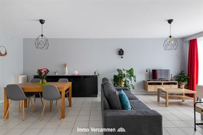 Ruim appartement (109 m²) met 2 SLPK, terras en garage
