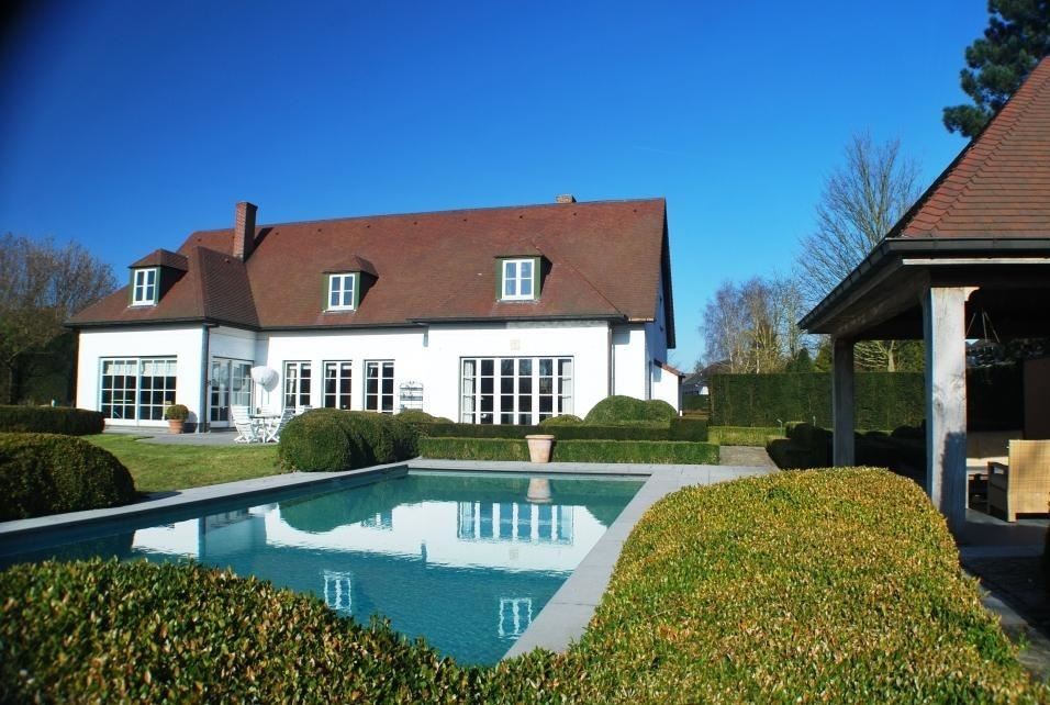 Luxueuze villa met buitenzwembad